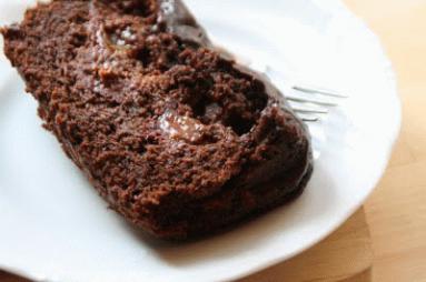 Ciasto czekoladowe ze śliwkami (polewa)