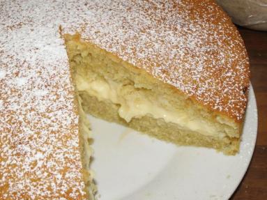 Madeira cake (custard)