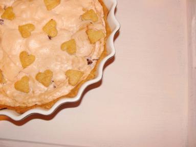 Kruche ciasto jabłkowo- śliwkowe pod bezą z  kruszonką 
