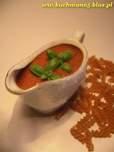 Pesto pomidorowo - bazyliowe z brązowym makaronem 