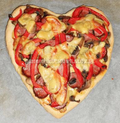 Pizza bezglutenowa - serduszko dla Męża :) 