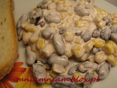 Sałatka fasolowo-kukurydziana z czosnkiem﻿