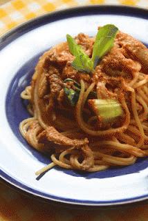 Spaghetti z ricottą i pak choi