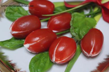 Tulipany - pomidorki z ricottą