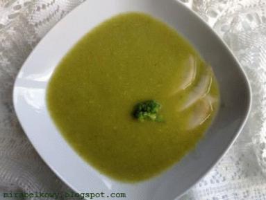Zupa brokułowa z gruszką