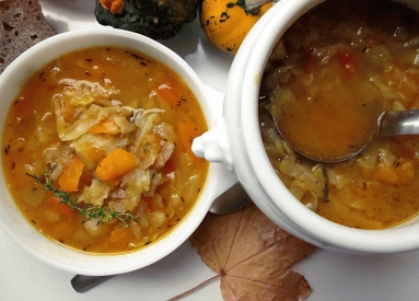 Zupa dyniowa z kapustą i ziemniakami