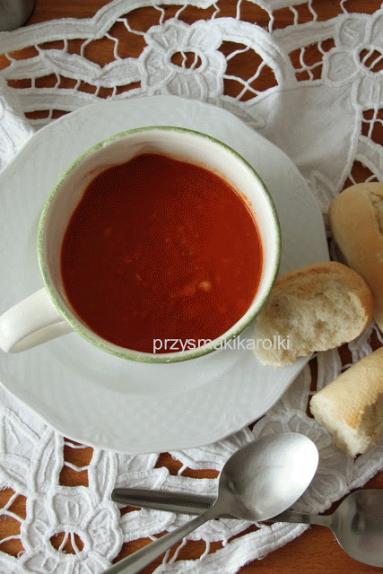 Zupa pomidorowo-paprykowa z soczewicą 