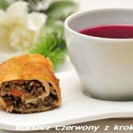 Barszcz czerwony z  krokietem 