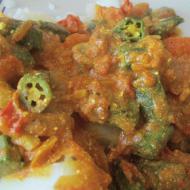 Okra w sosie pomidorowo - jogurtowym i kilka zdjec z Indyjskiego marketu