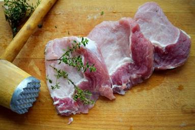 Zdjęcie - Kotlety schabowe w sosie własnym – szybki obiad - Przepisy kulinarne ze zdjęciami