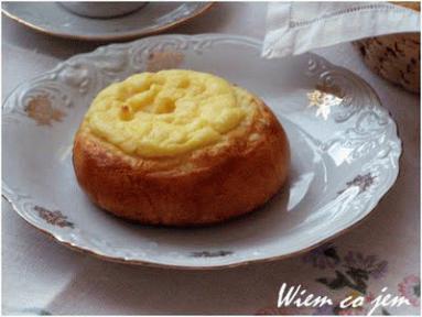 Zdjęcie - Waniliowe drożdżówki z serem - Przepisy kulinarne ze zdjęciami