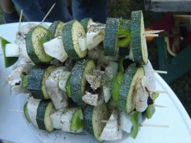 Zdjęcie - biało-zielone szaszłyki wegetariańskie  - Przepisy kulinarne ze zdjęciami