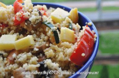 Zdjęcie - Kuskus z grillowanymi warzywami i oscypkiem  - Przepisy kulinarne ze zdjęciami