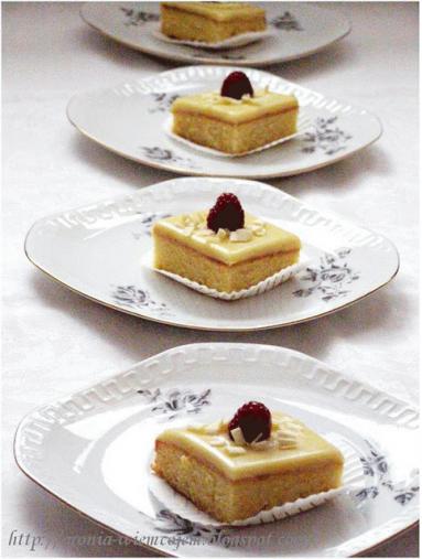 Zdjęcie - Białe ciastka z limonką - Przepisy kulinarne ze zdjęciami