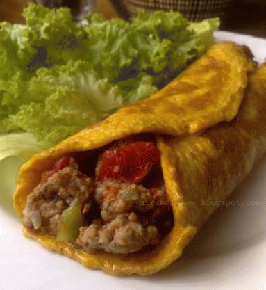 Zdjęcie - Omlet nadziewany po tajsku - Przepisy kulinarne ze zdjęciami