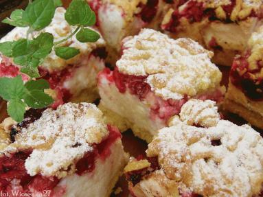 Zdjęcie - Kruche ciasto z malinami i lekką budyniową  pianką  - Przepisy kulinarne ze zdjęciami