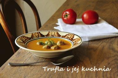 Zdjęcie - Paprykowo-cukiniowa zupa krem z  pulpecikami  - Przepisy kulinarne ze zdjęciami