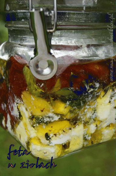 Zdjęcie - Feta w ziołach z suszonymi pomidorami   - Przepisy kulinarne ze zdjęciami