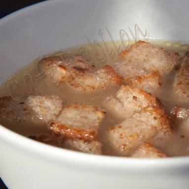 Zdjęcie - ZUPA CZOSNKOWA (česneková polévka) - Przepisy kulinarne ze zdjęciami