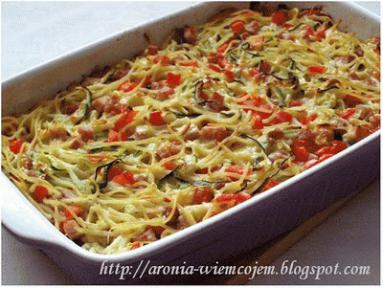 Zdjęcie - Spaghetti zapiekane z cukinią - Przepisy kulinarne ze zdjęciami