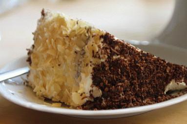 Zdjęcie - urodzinowy tort czekoladowy - Przepisy kulinarne ze zdjęciami