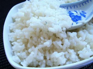 Zdjęcie - Po chińsku. Ostre tofu i ryż gotowany na  parze.  - Przepisy kulinarne ze zdjęciami