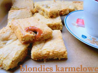 Zdjęcie - Karmelowe  blondies  - Przepisy kulinarne ze zdjęciami