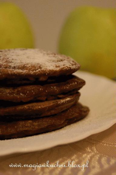 Zdjęcie - Czekoladowe pancakes z jabłkami   - Przepisy kulinarne ze zdjęciami