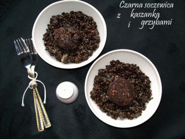 Zdjęcie - Czarna soczewica z grzybami i  kaszanką  - Przepisy kulinarne ze zdjęciami