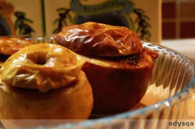 Zdjęcie - Jabłka pieczone z  niespodzianką  - Przepisy kulinarne ze zdjęciami