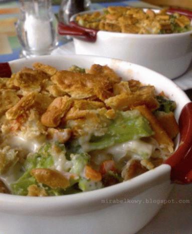 Zdjęcie - Zapiekanka z kurczakiem, warzywami i krakersami - Przepisy kulinarne ze zdjęciami