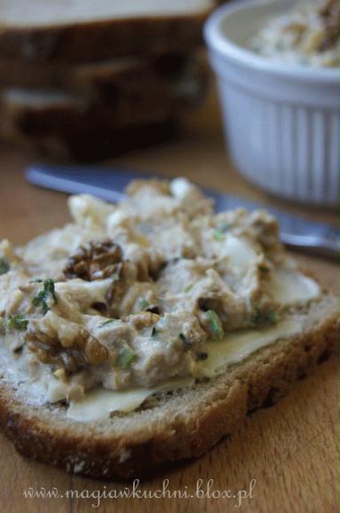 Zdjęcie - Pasta z tuńczyka z orzechami   - Przepisy kulinarne ze zdjęciami