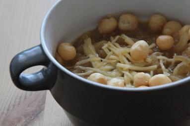 Zdjęcie - zupa cebulowa - Przepisy kulinarne ze zdjęciami