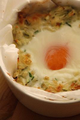 Zdjęcie - śniadaniowa zapiekanka z jajkiem - Przepisy kulinarne ze zdjęciami