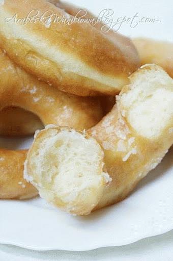 Zdjęcie - Pączki z dziurką (Doughnuts) - Przepisy kulinarne ze zdjęciami