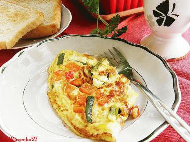 Zdjęcie - Kolorowy omlet z  warzywami  - Przepisy kulinarne ze zdjęciami