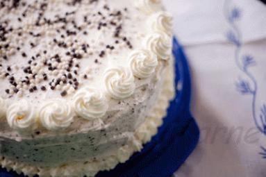 Zdjęcie - Tort mascarpone, z białą i gorzką czekoladą - Przepisy kulinarne ze zdjęciami