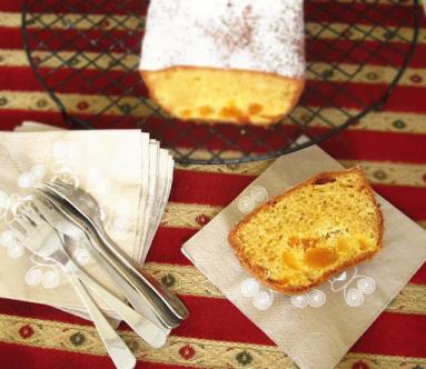 Zdjęcie - Pomarańczowa babka z suszonymi morelami - Przepisy kulinarne ze zdjęciami