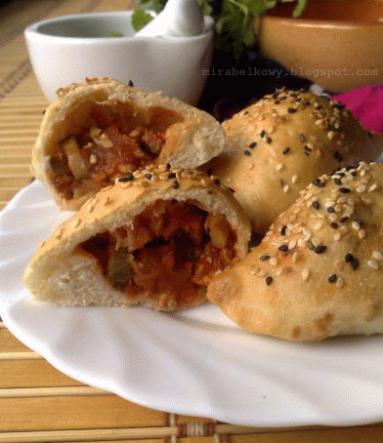 Zdjęcie - Libańskie pierożki sambousek - Przepisy kulinarne ze zdjęciami