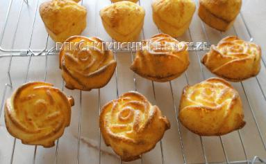 Zdjęcie - Muffinki pomarańczowe  - Przepisy kulinarne ze zdjęciami