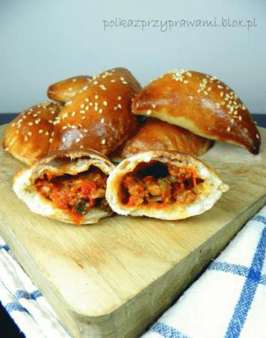 Zdjęcie - Sambousek - libańskie pieczone pierożki  - Przepisy kulinarne ze zdjęciami
