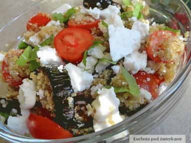 Zdjęcie - Sałatka z quinoa i bakłażana z nutą mięty  - Przepisy kulinarne ze zdjęciami