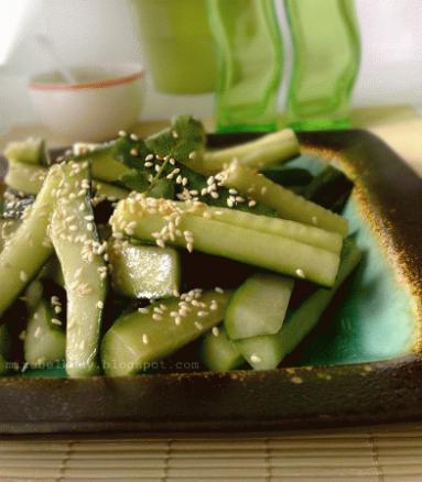 Zdjęcie - Ogórek w zalewie sezamowej - Przepisy kulinarne ze zdjęciami