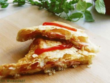 Zdjęcie - Francuskie kąski z szynką i  serem  - Przepisy kulinarne ze zdjęciami