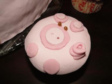 Zdjęcie - Tort świnka - Przepisy kulinarne ze zdjęciami
