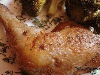 Zdjęcie - Pieczone udka kurczaka - Przepisy kulinarne ze zdjęciami