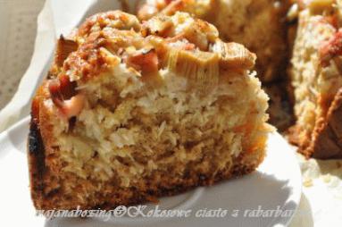 Zdjęcie - Kokosowe ciasto z rabarbarem  - Przepisy kulinarne ze zdjęciami