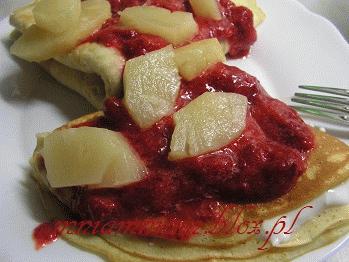 Zdjęcie - Naleśniki  truskawkowo-ananasowe  - Przepisy kulinarne ze zdjęciami