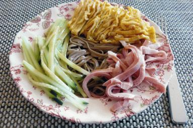 Zdjęcie - Japoński obiad na gorące popołudnie  - Przepisy kulinarne ze zdjęciami
