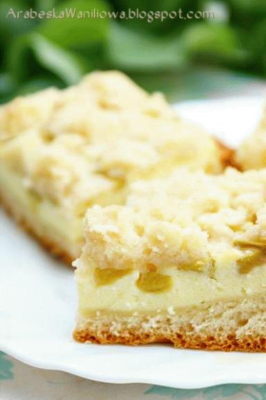 Zdjęcie - Ciasto rabarbarowe z kruszonką - Przepisy kulinarne ze zdjęciami